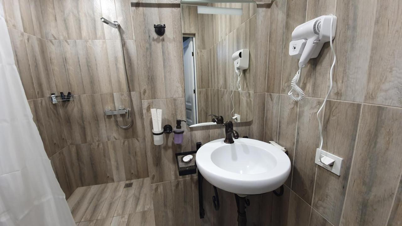 Jinjotel Gyumri Exterior foto